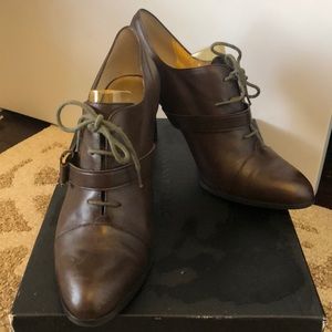 Leather lace up vintage shoes